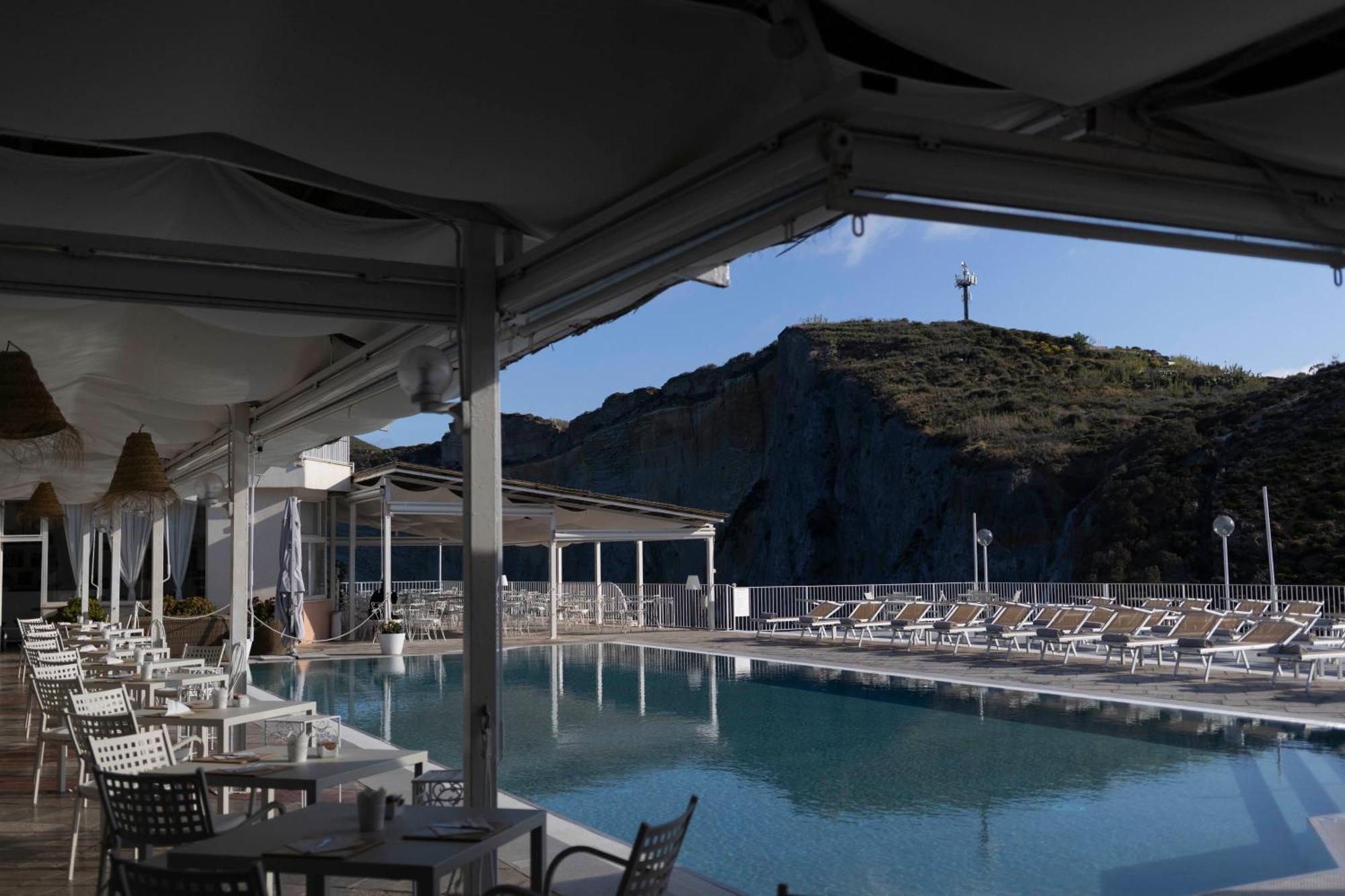 Hotel Chiaia Di Luna Ponza Exterior photo