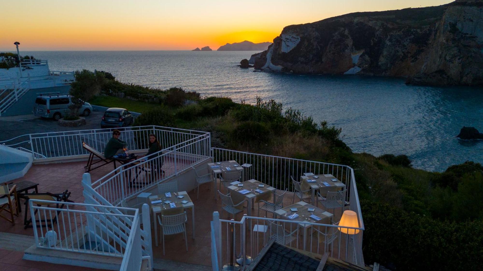 Hotel Chiaia Di Luna Ponza Exterior photo