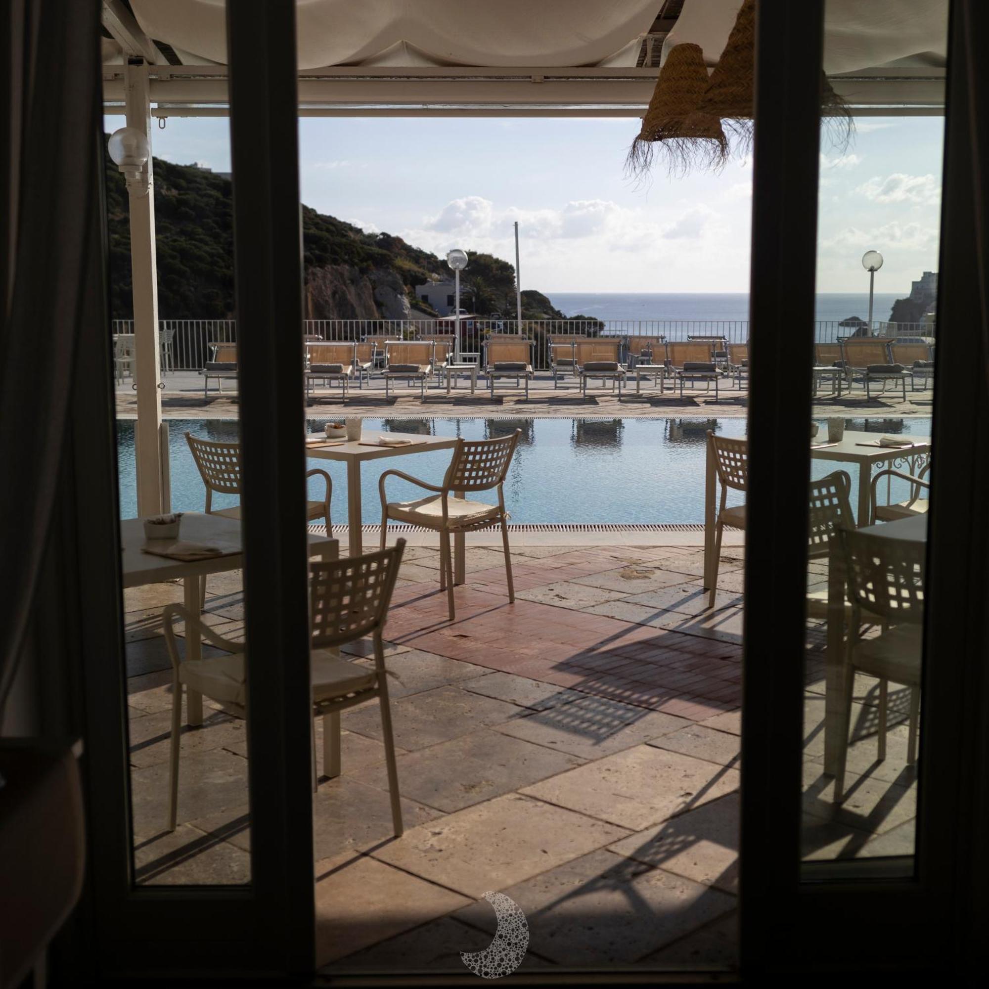 Hotel Chiaia Di Luna Ponza Exterior photo