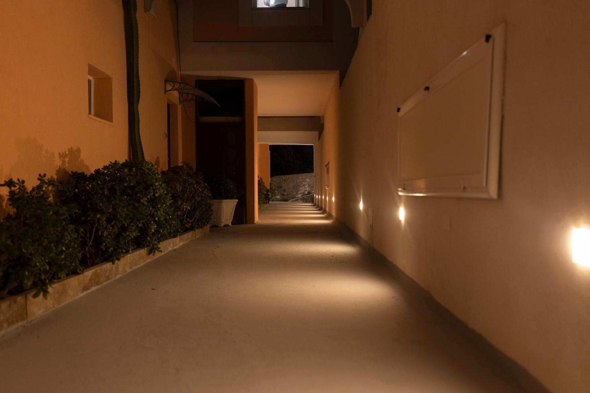Hotel Chiaia Di Luna Ponza Exterior photo