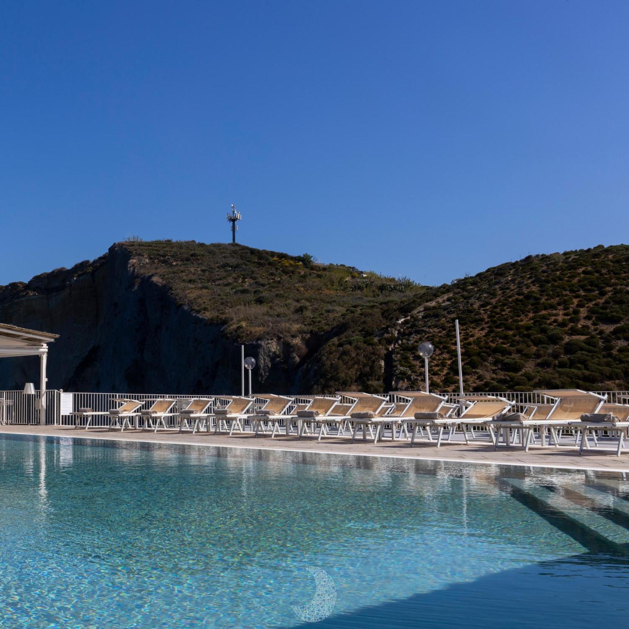 Hotel Chiaia Di Luna Ponza Exterior photo