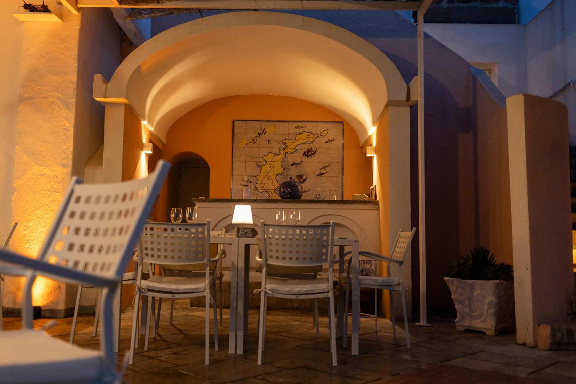 Hotel Chiaia Di Luna Ponza Exterior photo