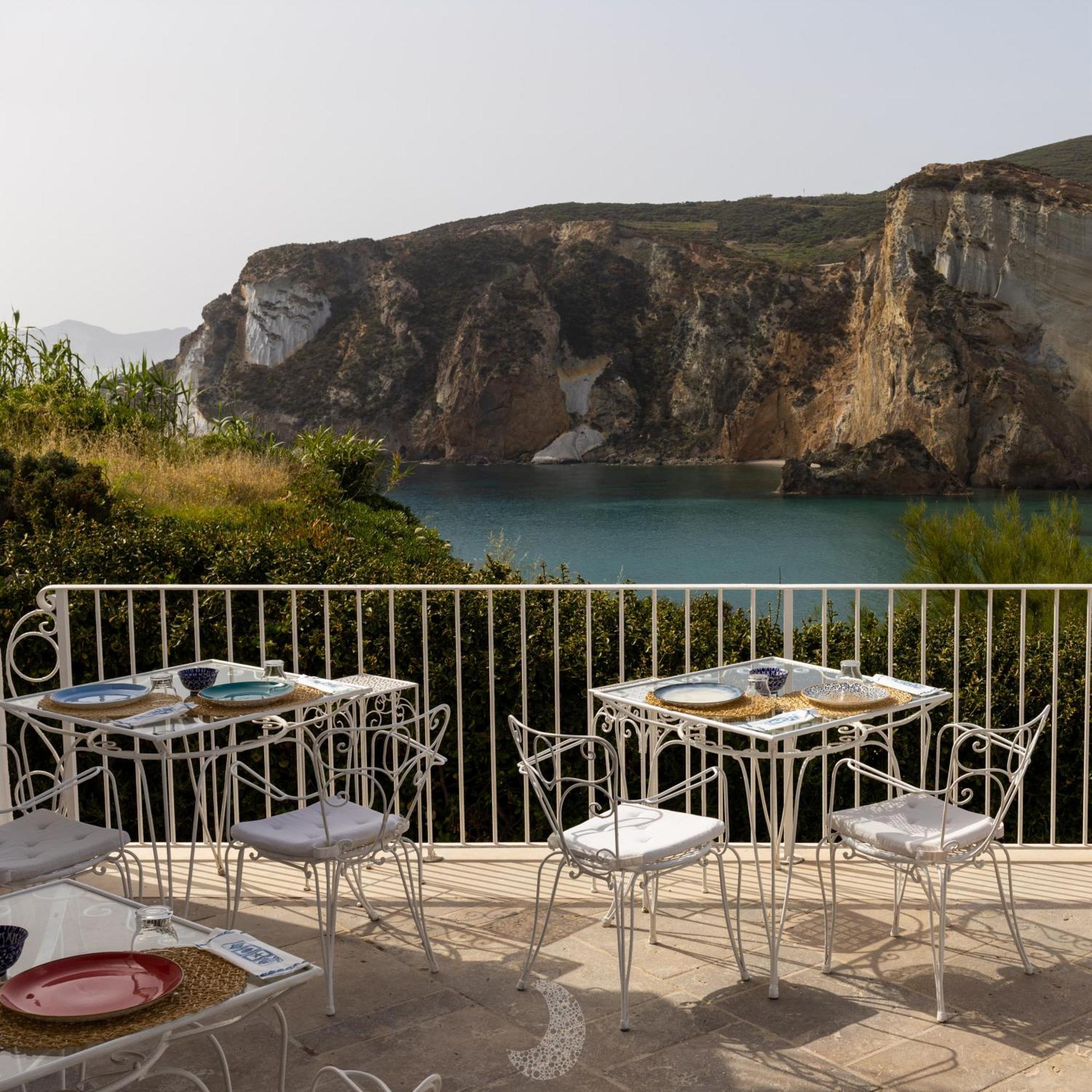 Hotel Chiaia Di Luna Ponza Exterior photo